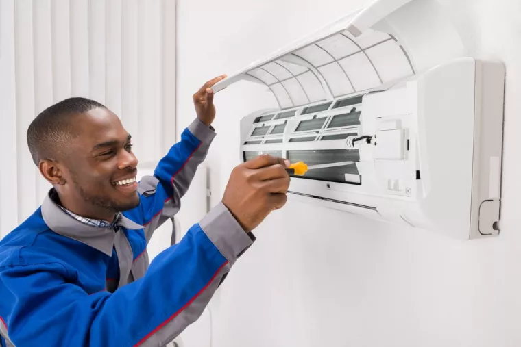 Faire installer par un professionnel des climatiseurs réversibles dans un appartement au dernier étage en copropriété, Oloron-Sainte-Marie, Cazalet Alexandre